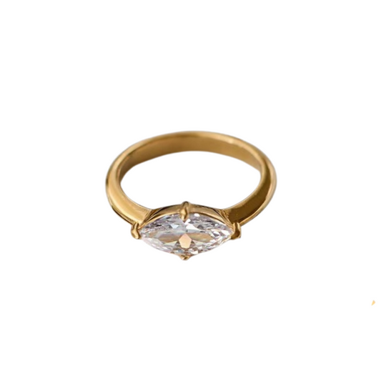 Horse-eyes shape Moissanite diamond gold ring